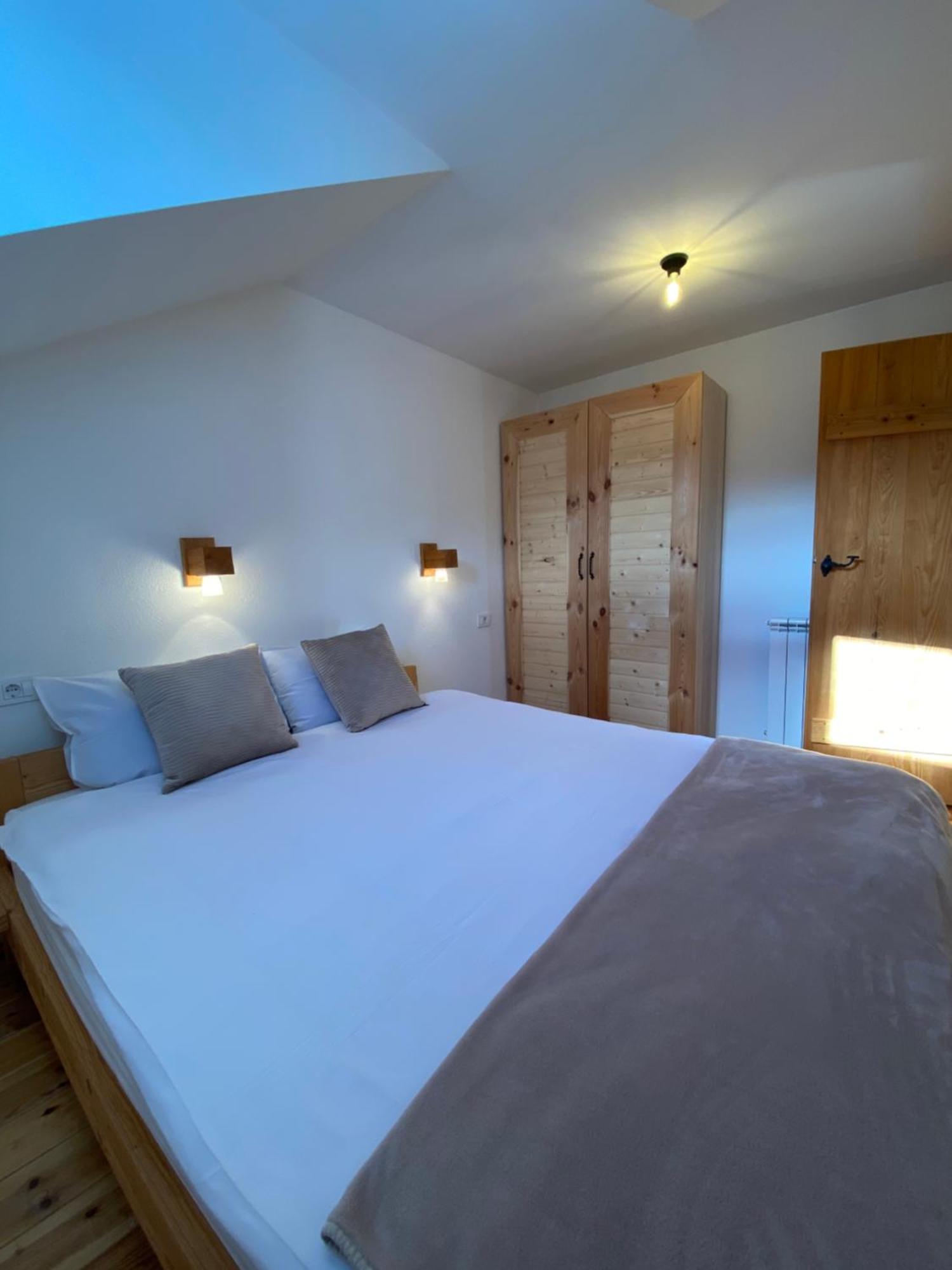 Pubhouse & Rooms Pahulja Kolasin Bagian luar foto