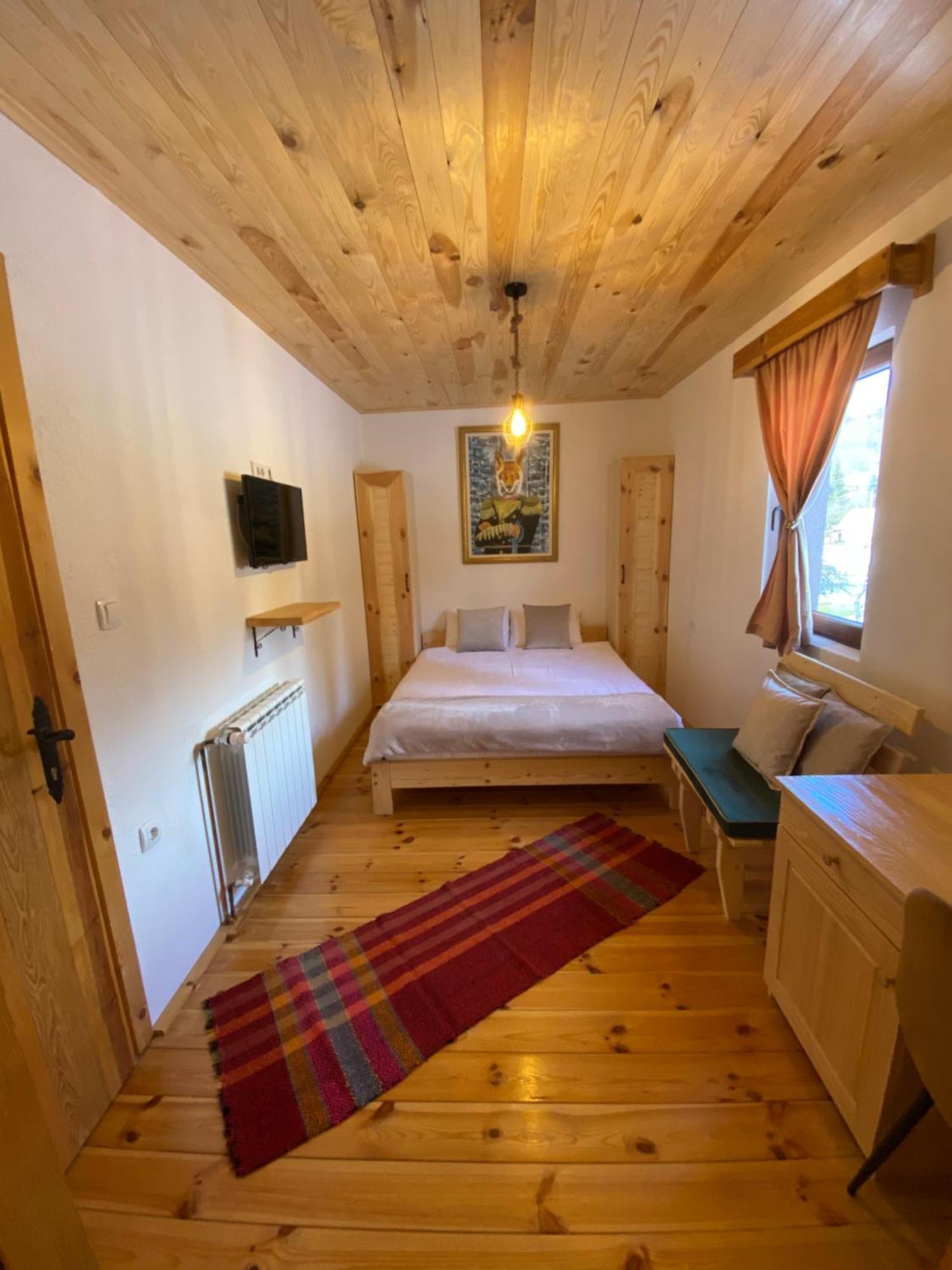 Pubhouse & Rooms Pahulja Kolasin Bagian luar foto