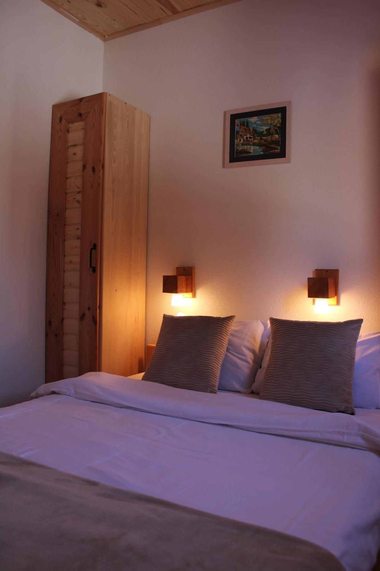 Pubhouse & Rooms Pahulja Kolasin Bagian luar foto