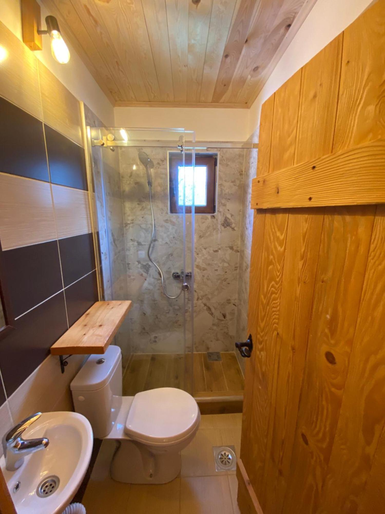 Pubhouse & Rooms Pahulja Kolasin Bagian luar foto