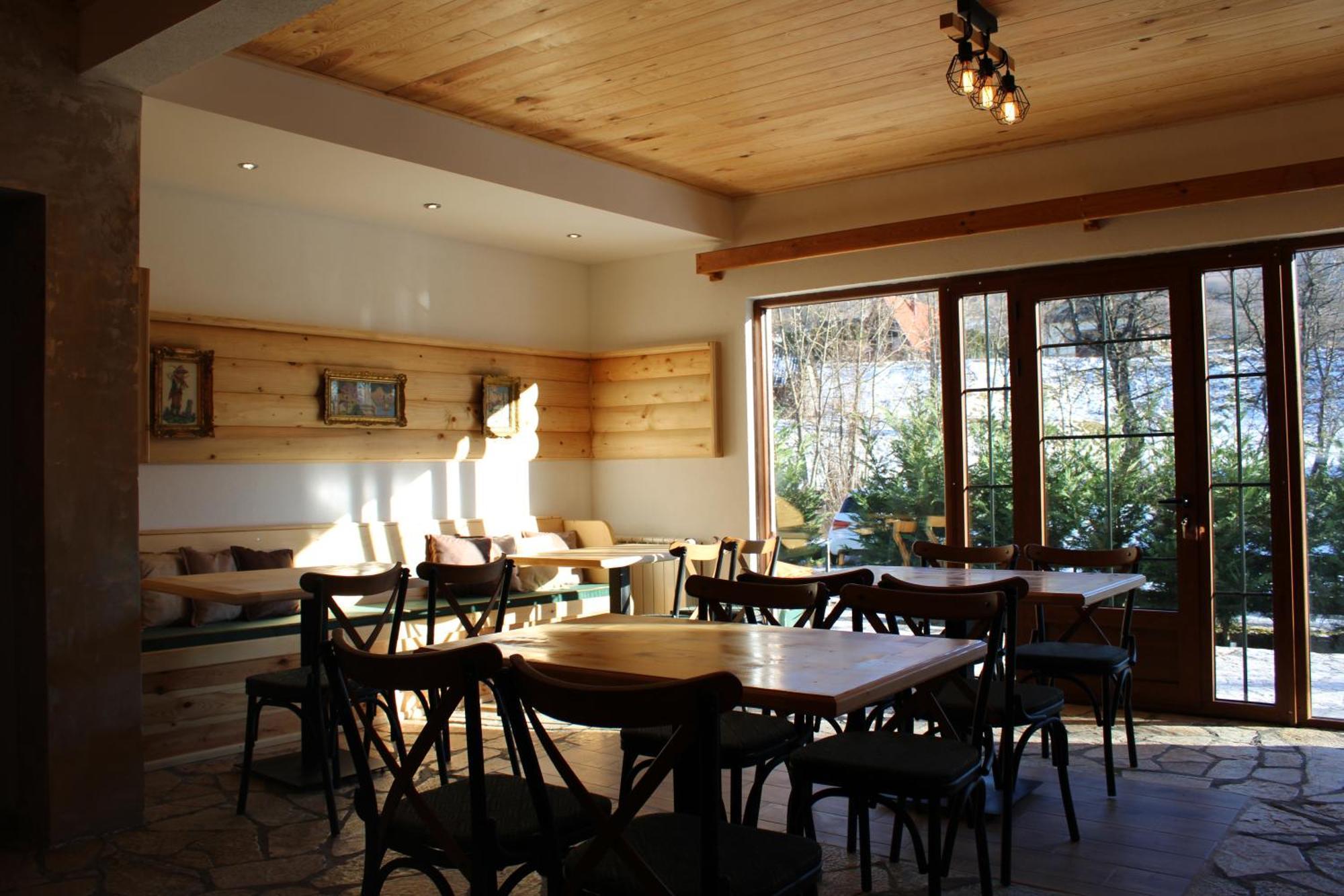 Pubhouse & Rooms Pahulja Kolasin Bagian luar foto