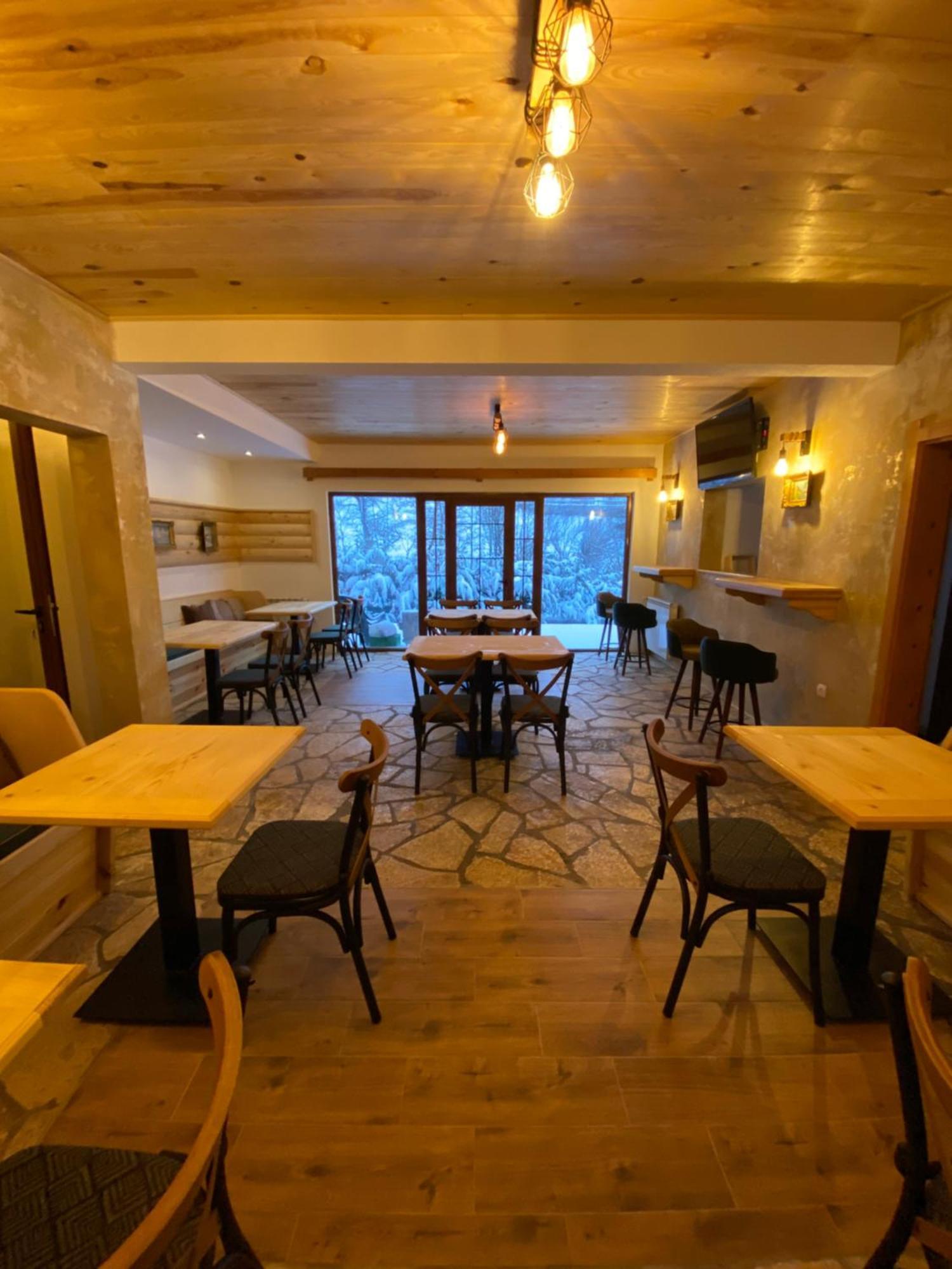 Pubhouse & Rooms Pahulja Kolasin Bagian luar foto