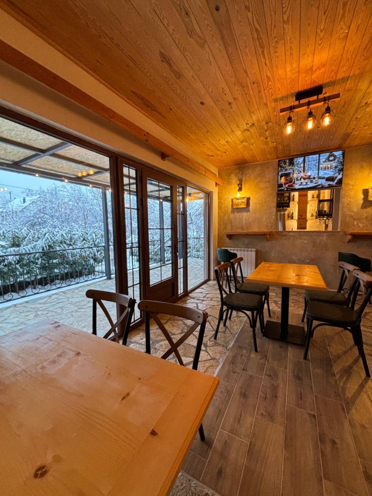 Pubhouse & Rooms Pahulja Kolasin Bagian luar foto